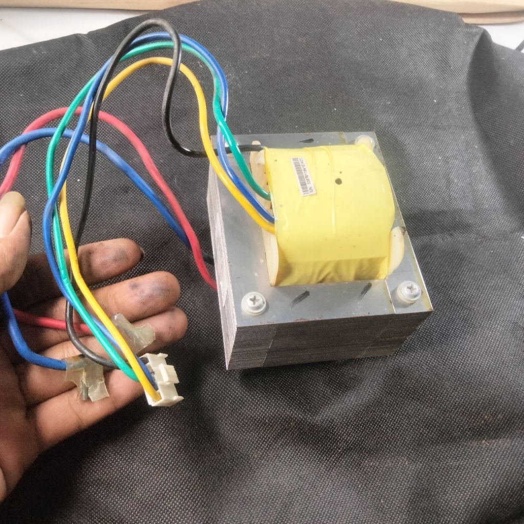 Travo bekas copotan UPS PROLINK PRO1201SFCU 1200VA