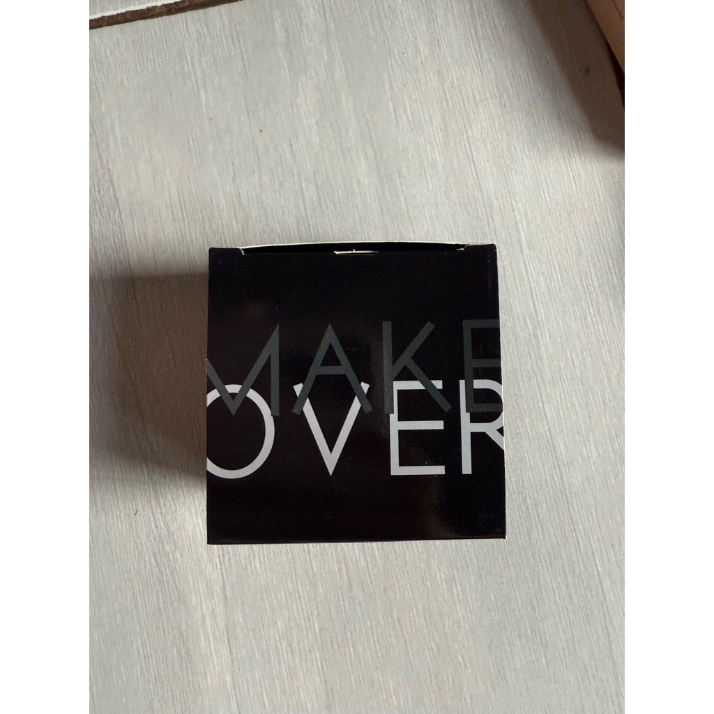 preloved new makeover loose powder shade 03