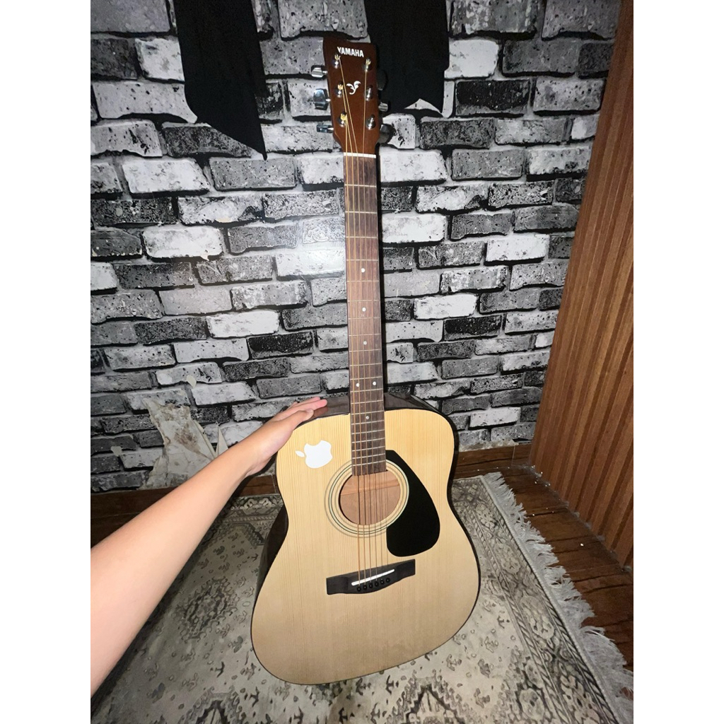 Gitar akustik yamaha F310