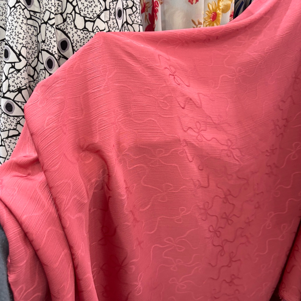 Kain Jaguar Silk Premium - kain jaguar silk motif premium - kain jaguar motif paisley - kain motif p