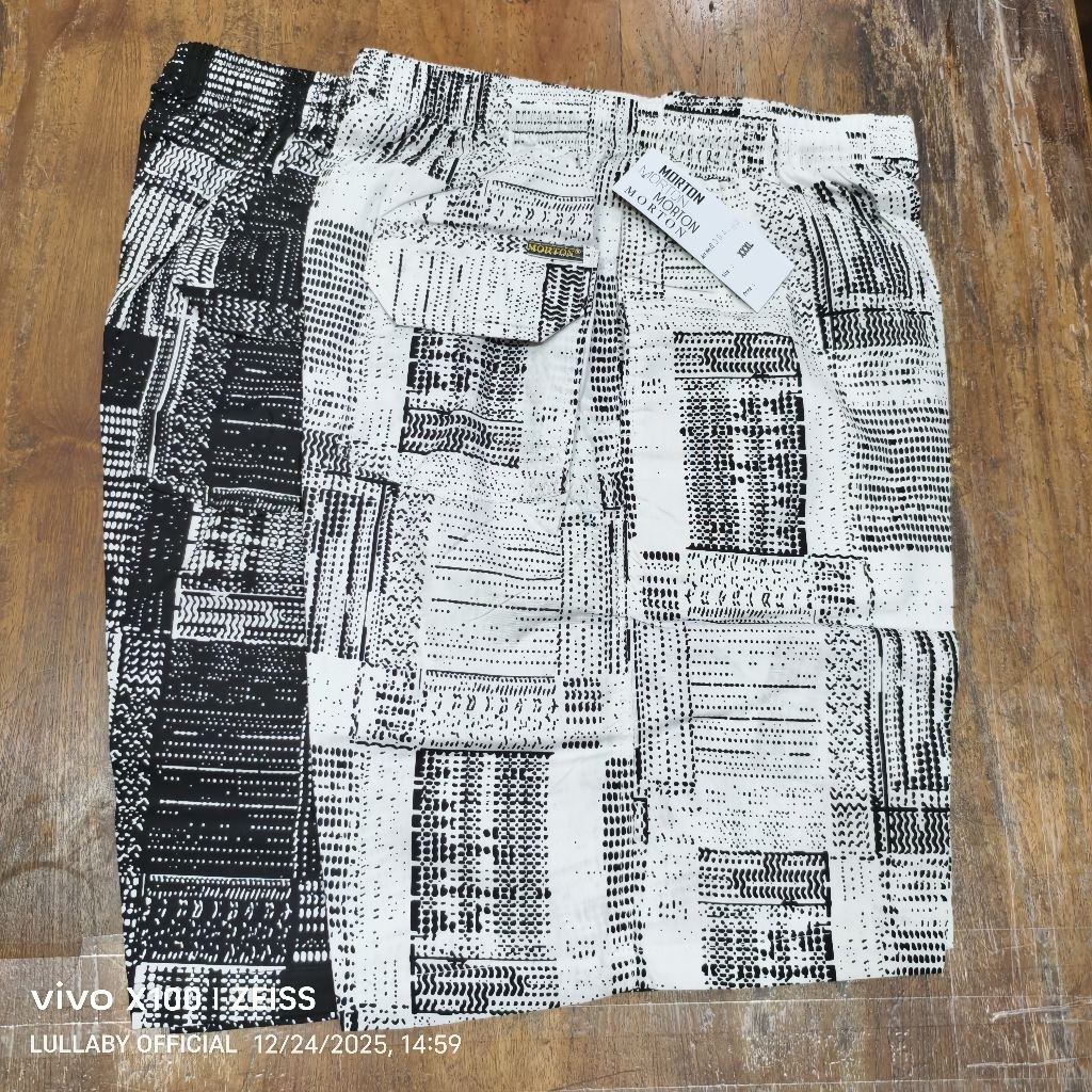 Celana Santai Pendek / Ponggol Morton Corak 3/4 ( +/-55 cm )