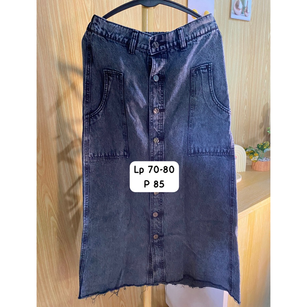 rok jeans panjang kancing rawis