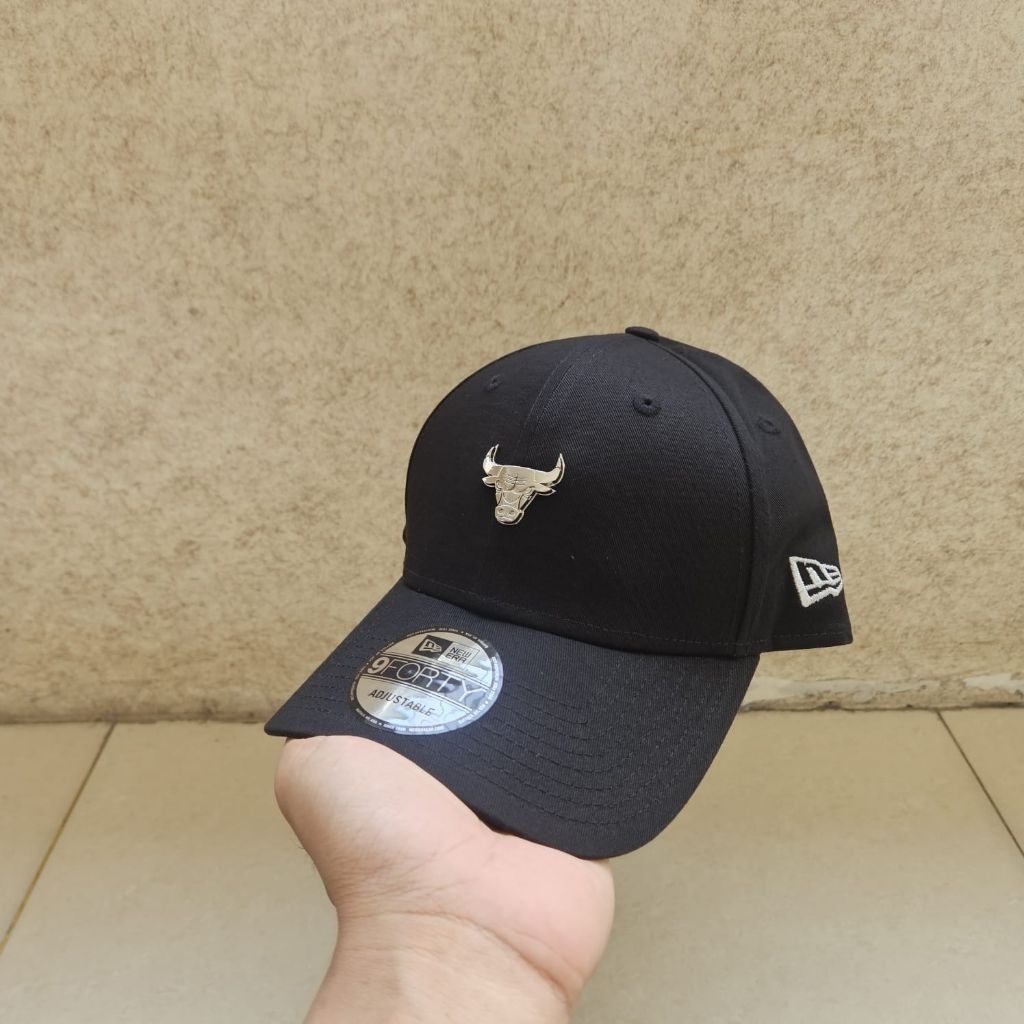New Era 940 Metallic Pin Chicago Bulls Men's Caps - Black /Topi New Era Pria Hitam Yankees