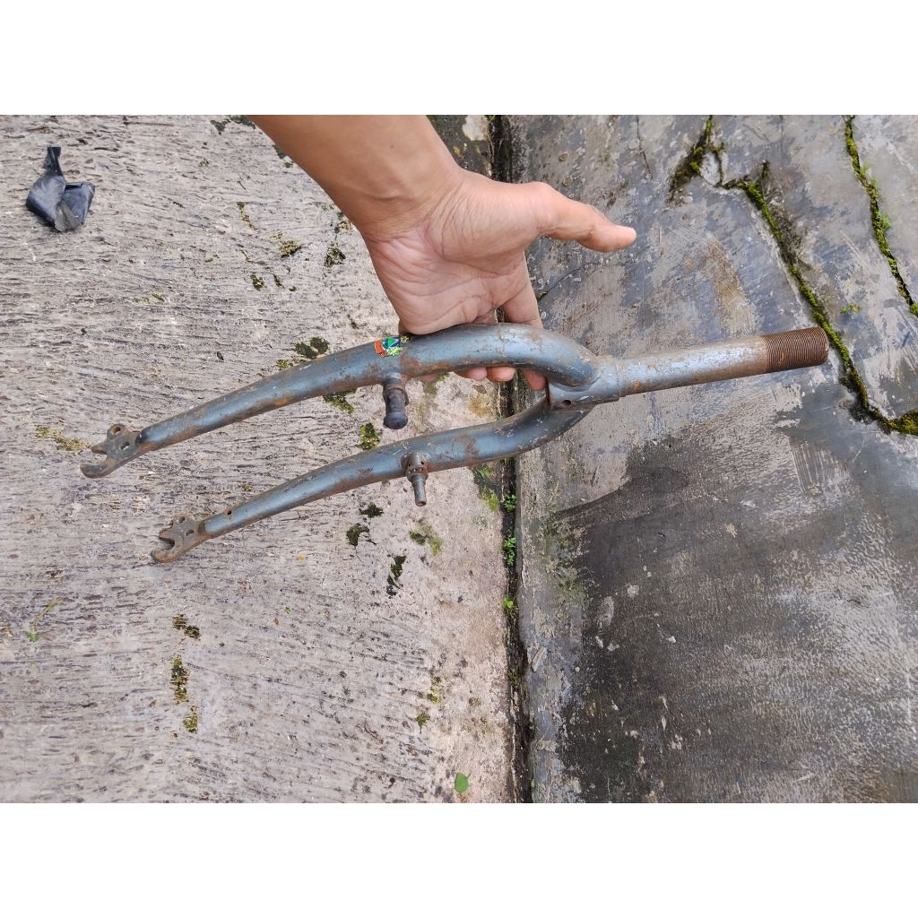 FORK SEPEDA RIGID BAN 20" FUJIWARA STEERTUBE 13 CM drat standar cocok buat sepeda ban 20 Federal Lip