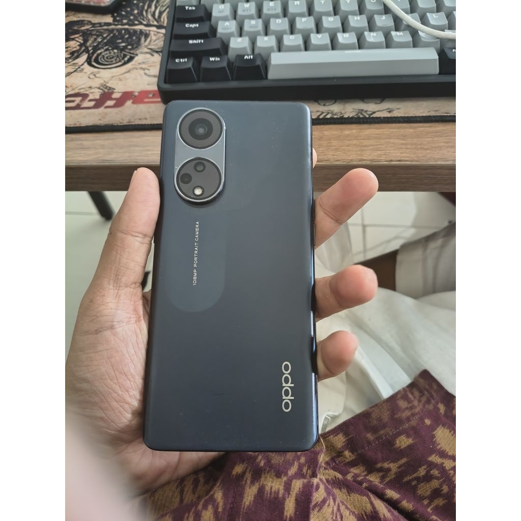 Oppo Reno 8T 5G Snapdragon 695 8/128 Bekas Minus Retak Layar