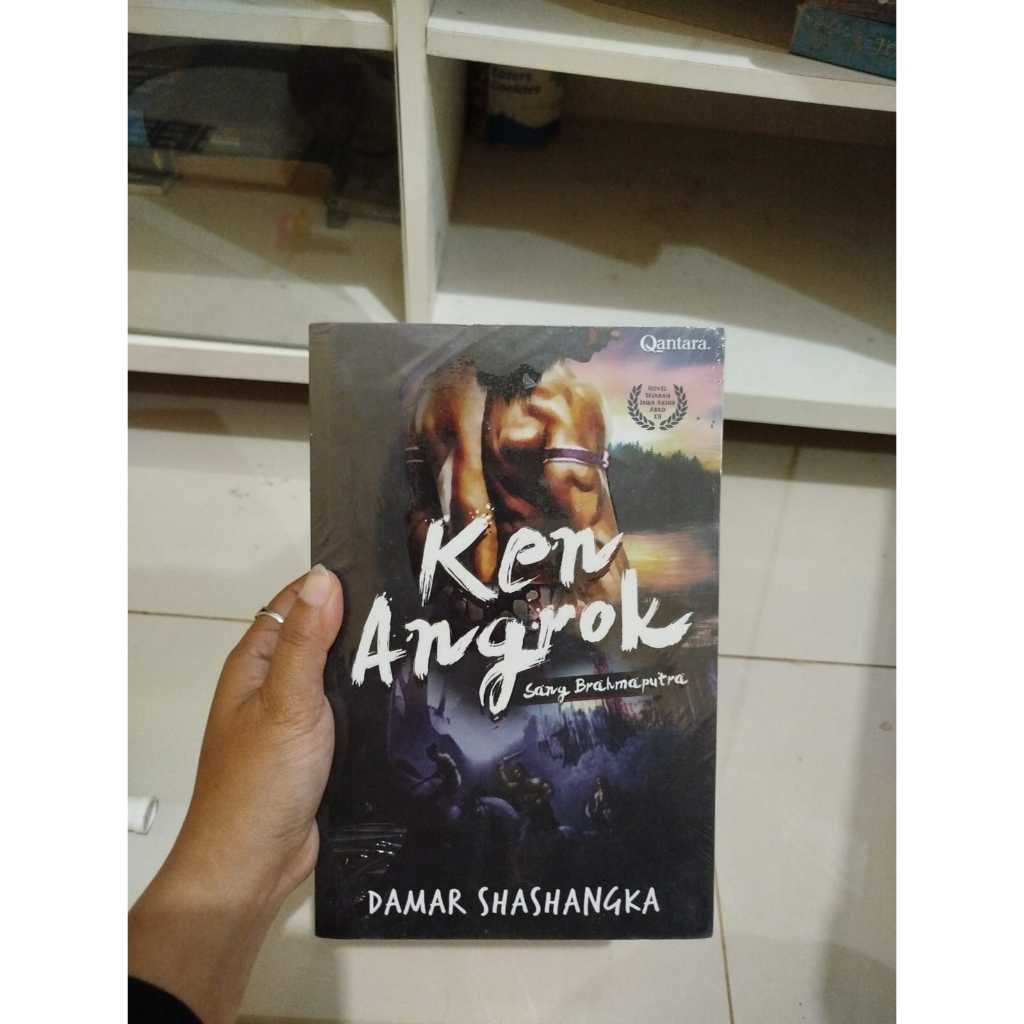 KEN ANGROK BY DAMAR SHASHANGKA
