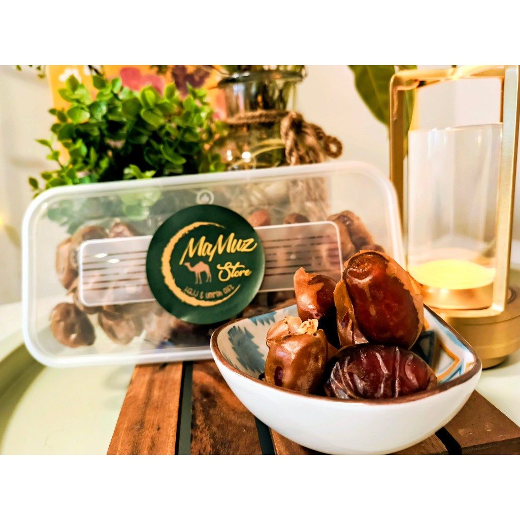 Kurma Khalas Saad 1kg Natural Emirati Dates Al Saad



Kurma Khalas Saad 1kg Natural Emirati Dates A