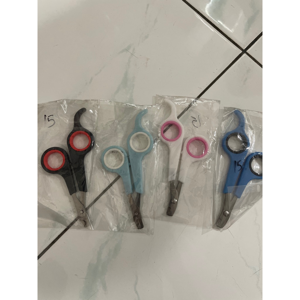 pemotong kuku kucing