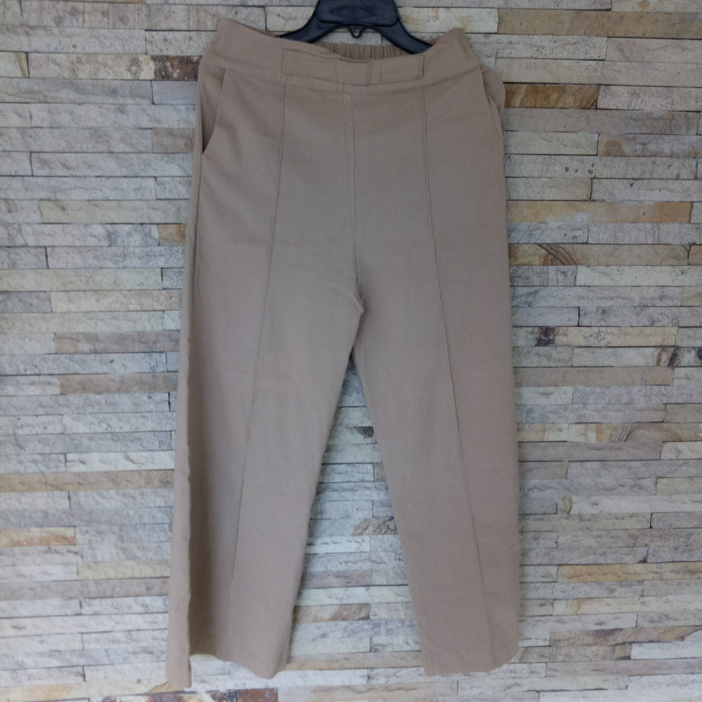 Celana Standard Cream Kekuningan Katun Stretch Wanita Preloved