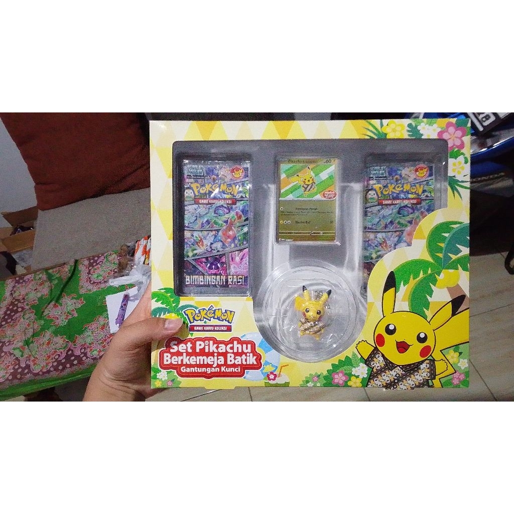 Set Pikachu Berkemeja Batik Gantungan Kunci