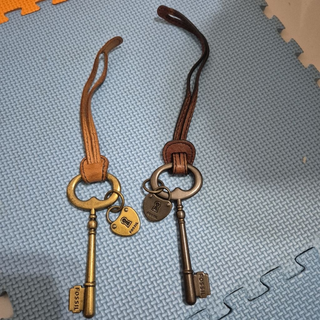 keyheart ocil f*ossil