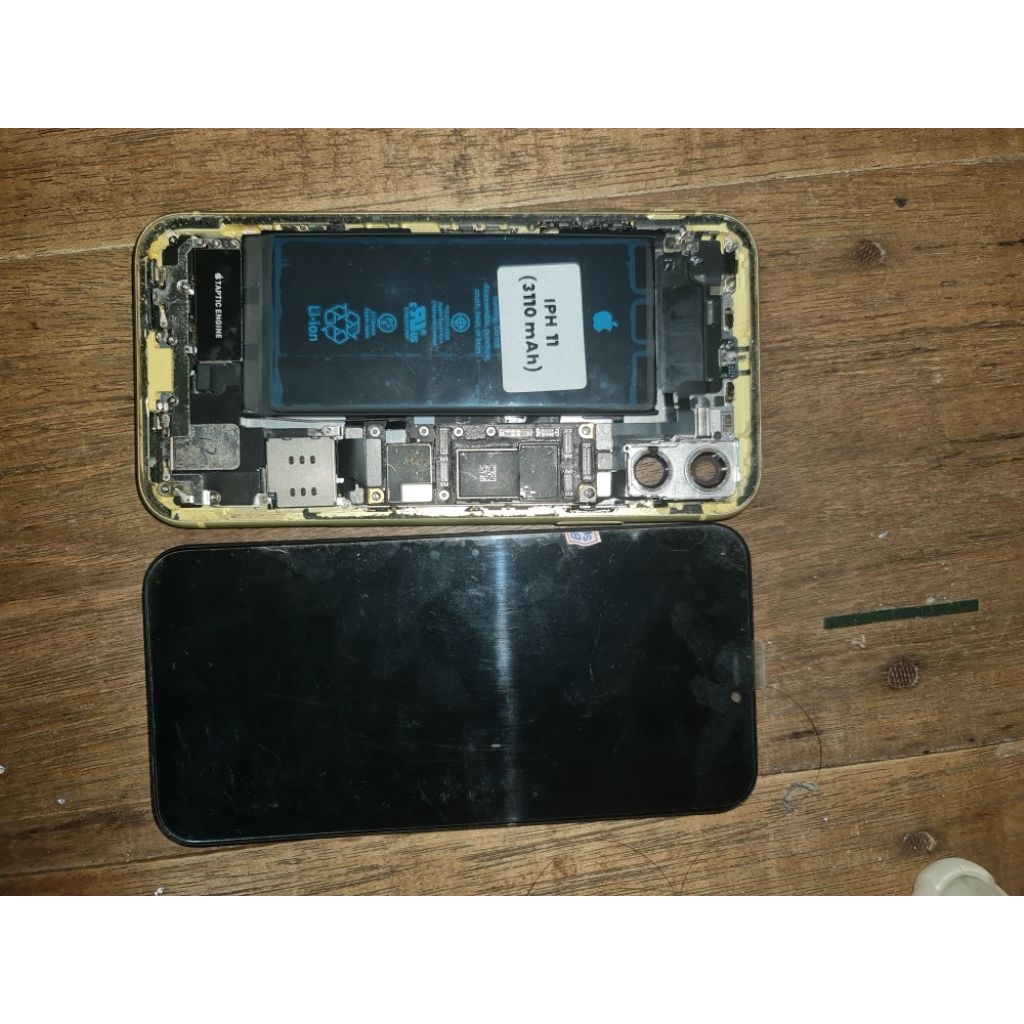 mesin iphone 11 64 minus lock icloud (status = lost) kelengkapan cek deskripsi