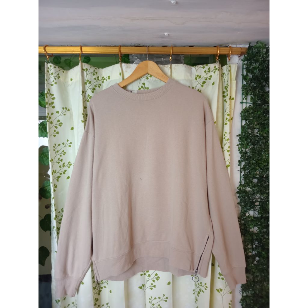 Crewneck sweater unisex zipper warna coksu lengan panjang