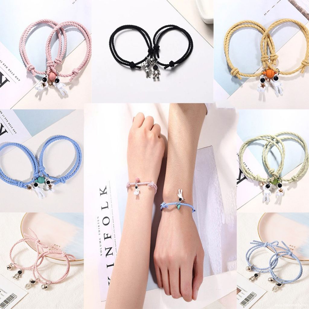 Gelang Couple Magnet Tali Karet Astronot - Unisex, Desain Modis, Pasangan Tali Karet