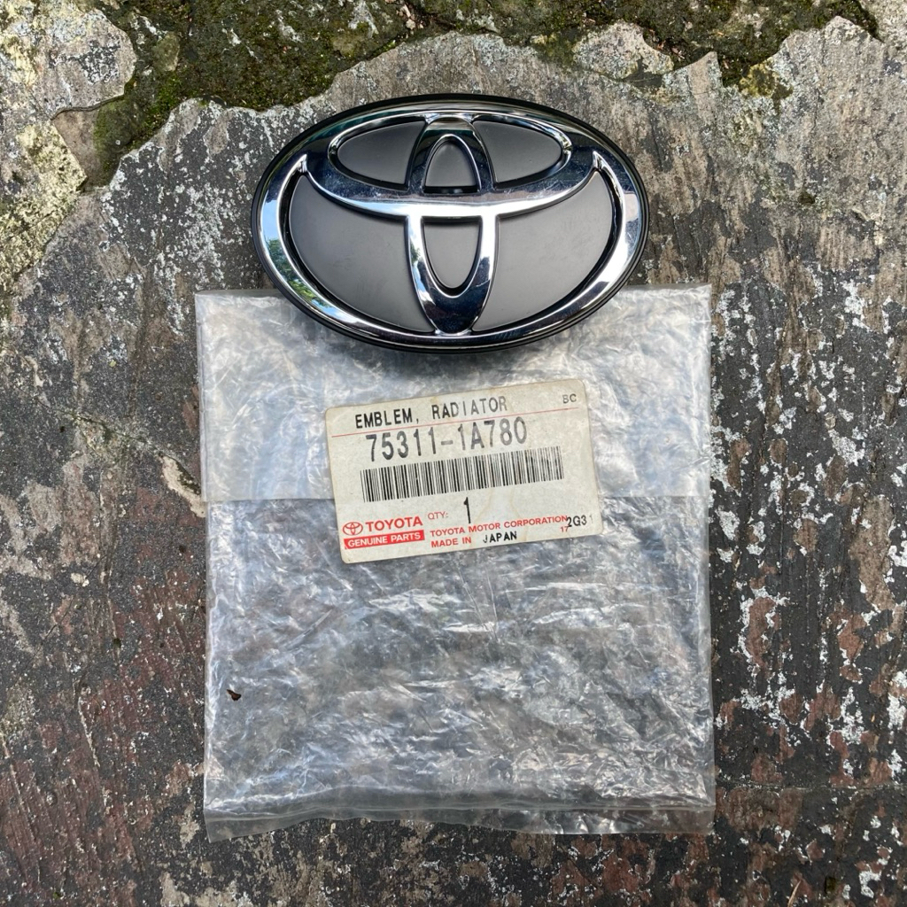 Emblem Radiator Grille (Or Front Panel) Logo Grill Gril Corolla AE100 AE101 EE100 EE108 Great 1994-1