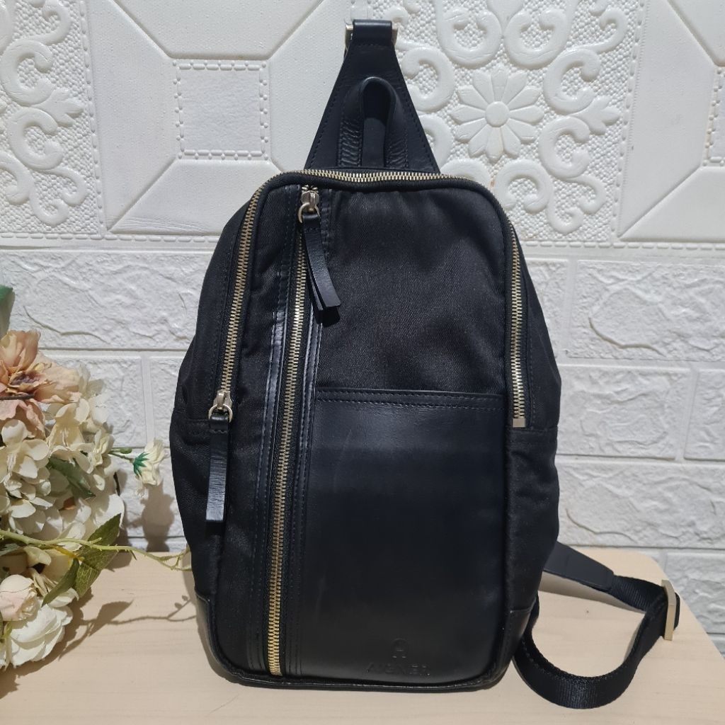 [PRELOVED] AIGNER - SLING BAG/TAS SELEMPANG - CANVAS/LEATHER - BLACK