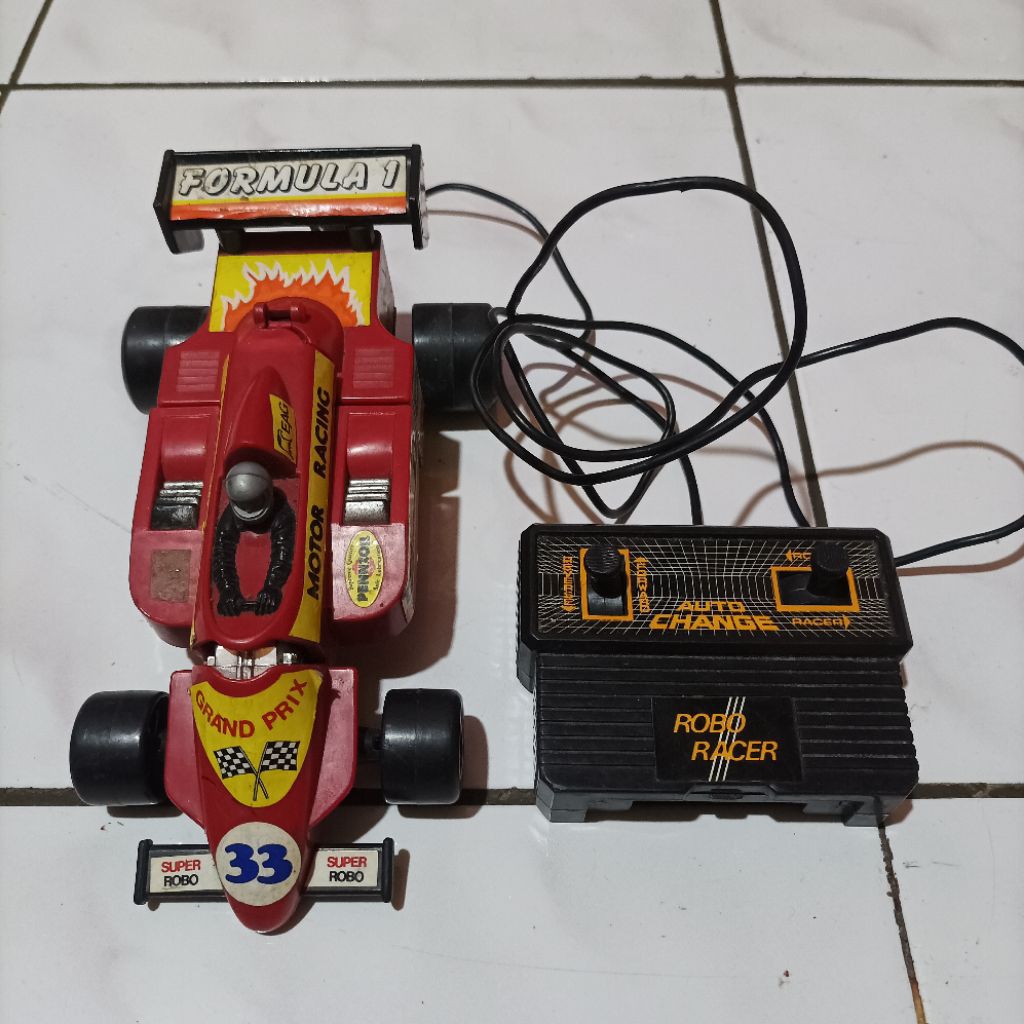 Vintage RC Robot Mobil Formula 1