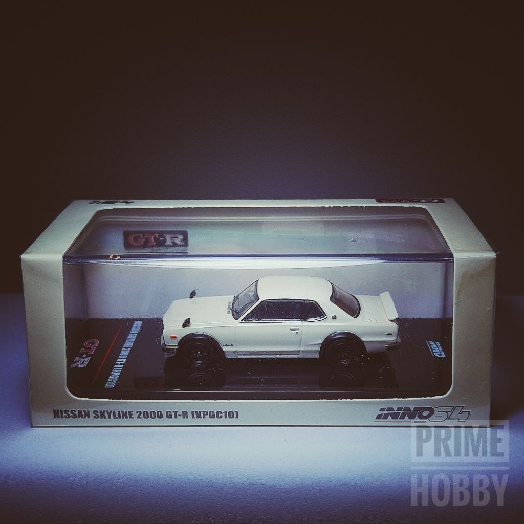 INNO64 NISSAN SKYLINE 2000 GT-R (KPGC10) - WHITE