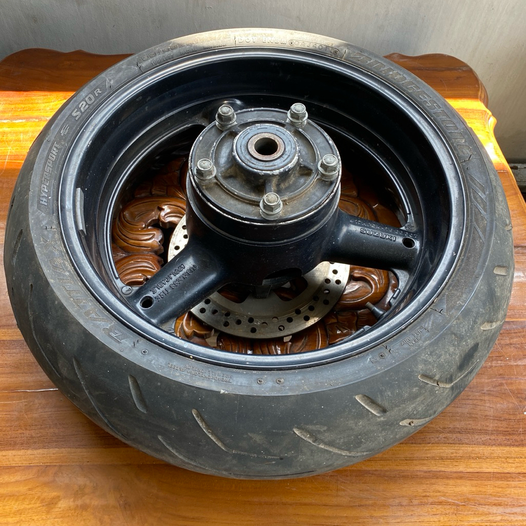 velg belakang limbah moge hayabusa lebar 6 inch