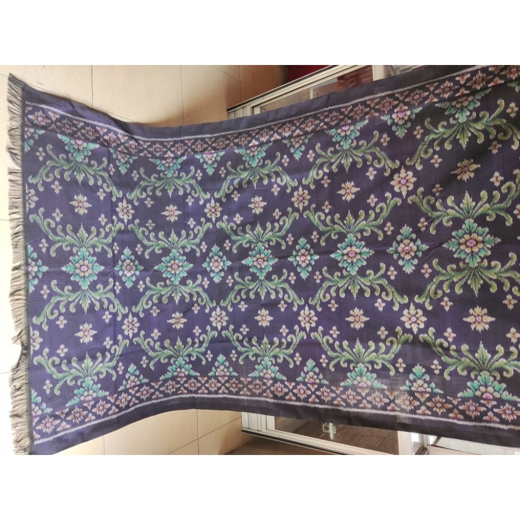 KAIN ENDEK TRADISIONAL KHAS BALI WARNA UNGU TUA