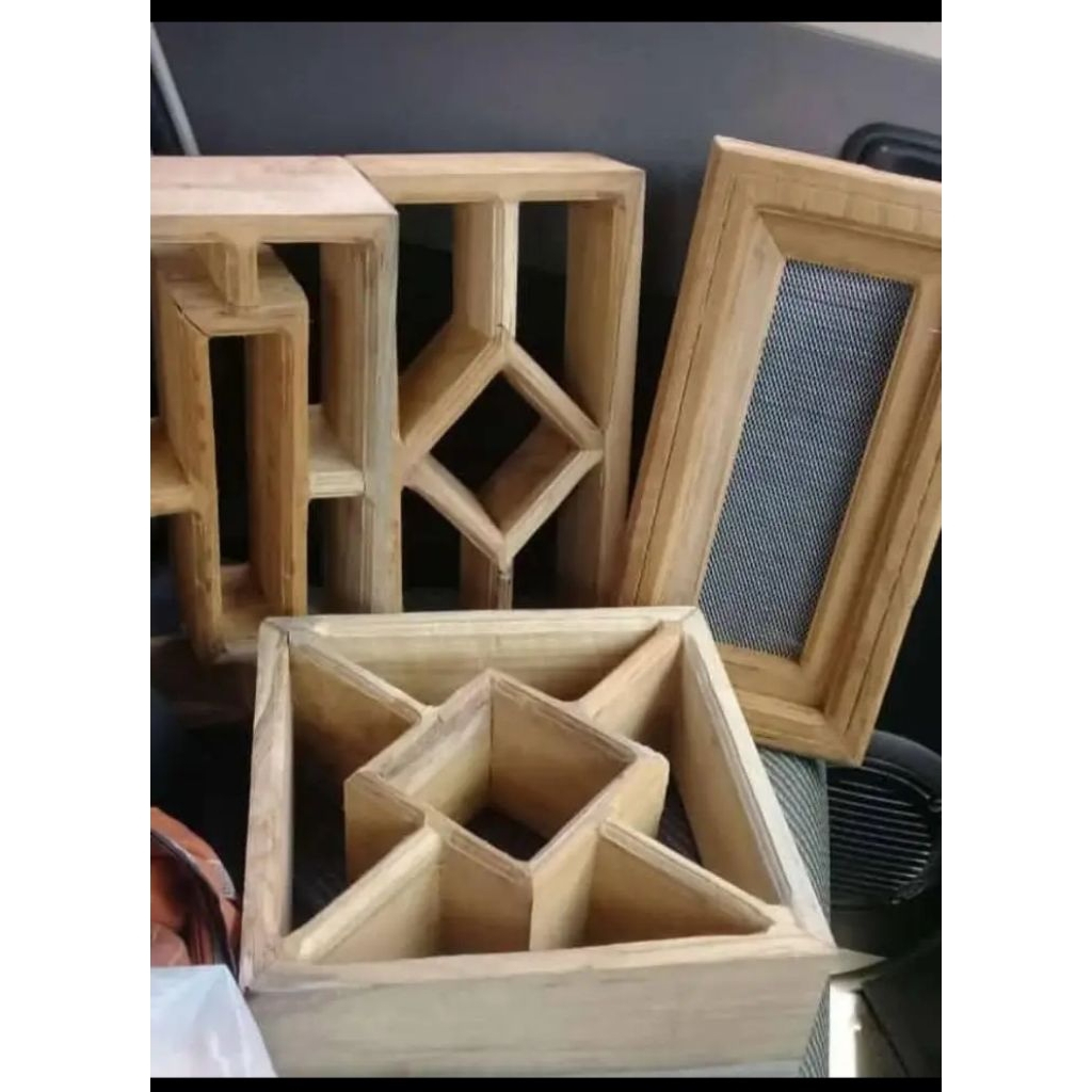 Loster Kayu Jati Bermotif Ukuran 15x30 dan 10x30 tanpa sambungan,  Ventilasi Rumah Custom , Pabrik L