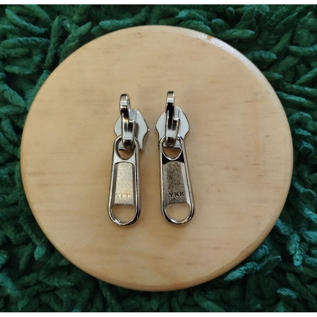 Kepala resleting YKK No 8 Gembok / Tanduk