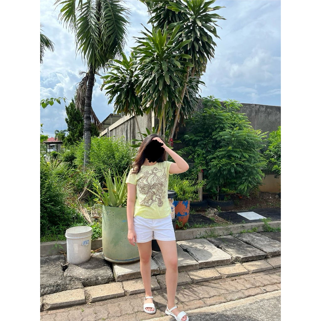 [Coconut Island] Kaos / T-shirt preloved