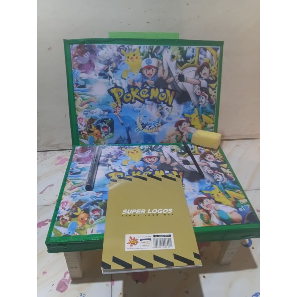 1set alat tulis anak/meja belajar lipat plus papan tulis penyanggan/1 set papan tulis penyangga leng