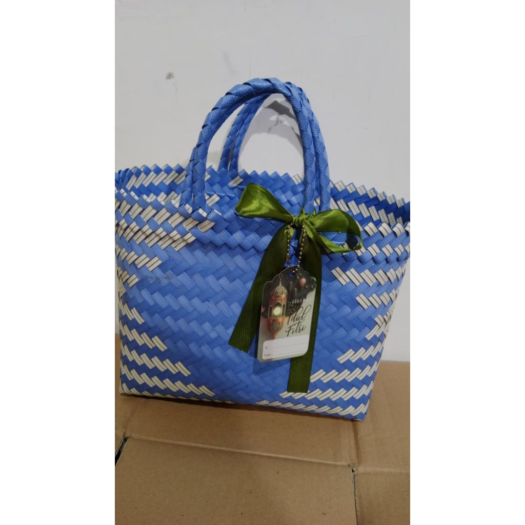 Tas anyaman lurik ukuran M (sedang)