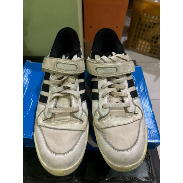 Sepatu Adidas Forum Low ukuran 46 2/3