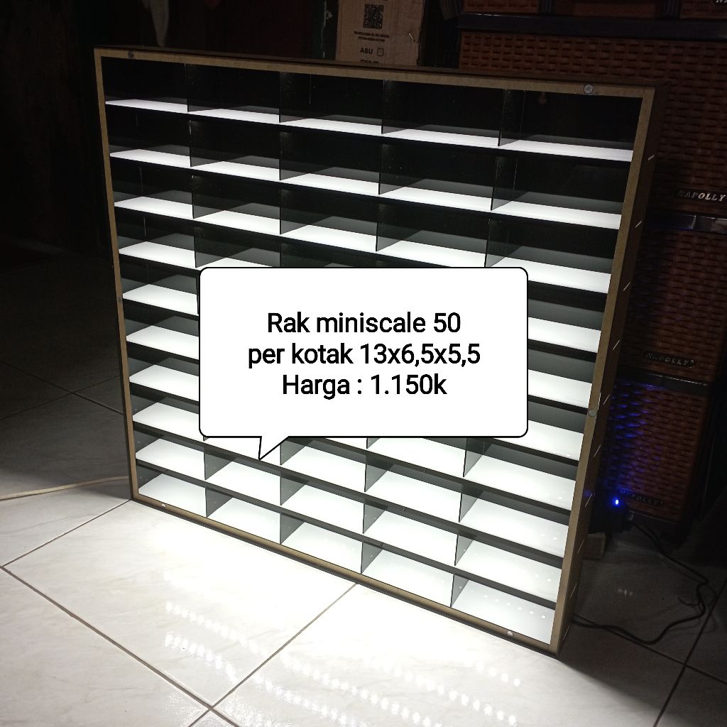 Rak miniscale 50 dengan led & custom header | Rak akrilik diecast