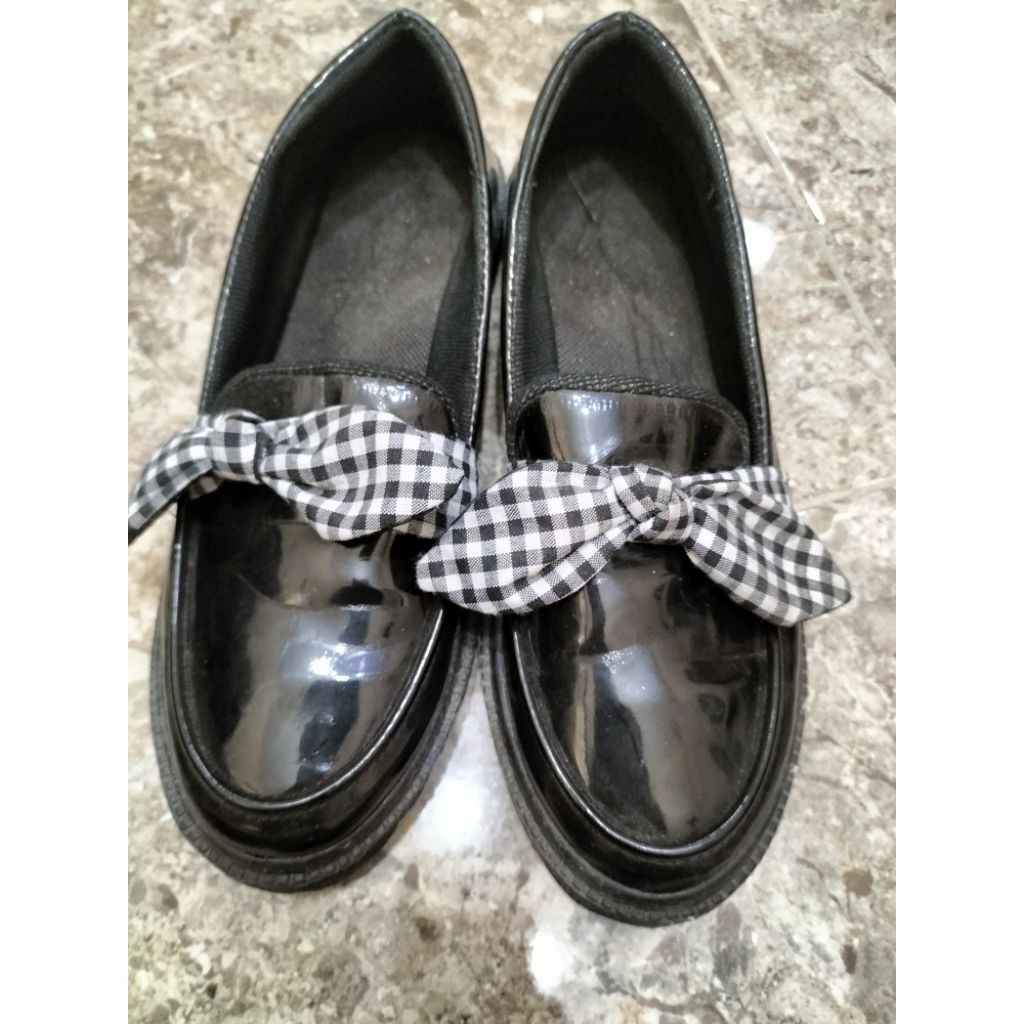 sepatu wanita bekas layak pakai