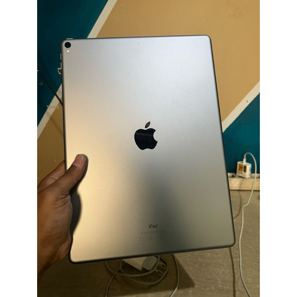 IPAD PRO gen 2 12,9” 2017 64gb layar ws