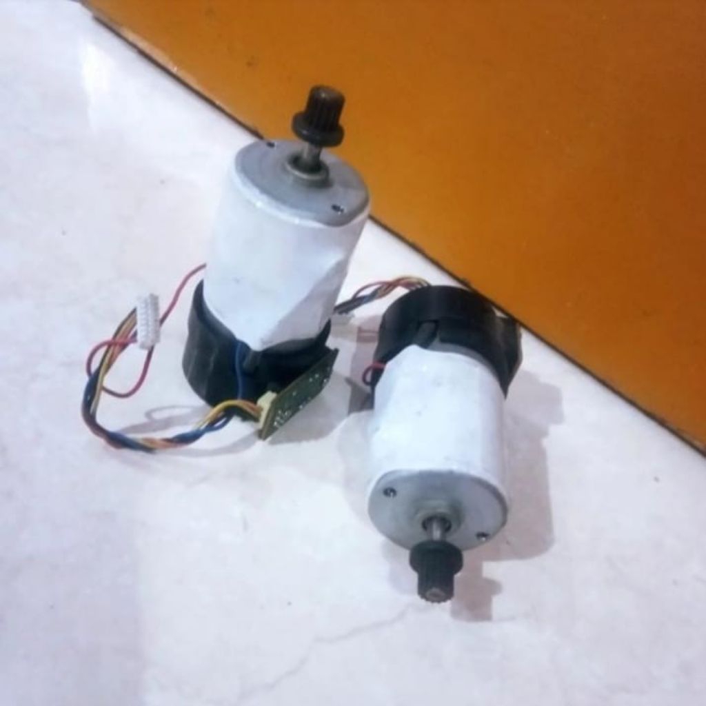 Dinamo Bekas DC 12v 2700Rpm / 24v 4900Rpm Serba Bisa