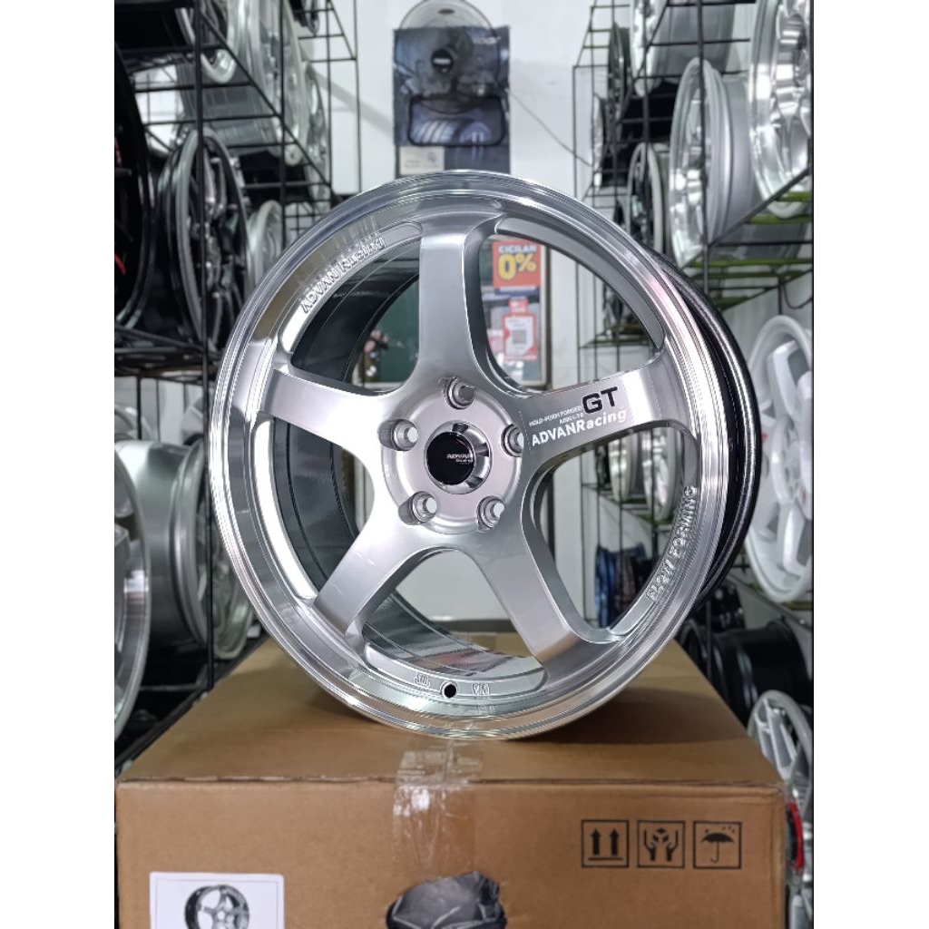 Velg Advan Gt R17 Pcd 5 x 114 Lebar 7.5 et 40
