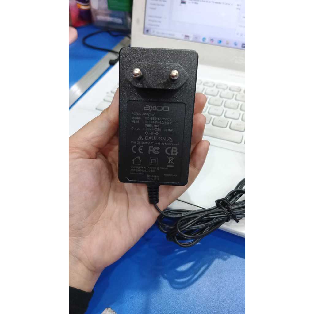 Adaptor Axioo/ Adaptor monitor