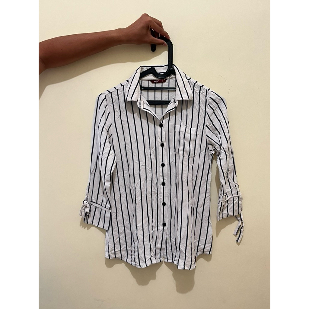 Kemeja Putih Garis-Garis Biru // AKO // S