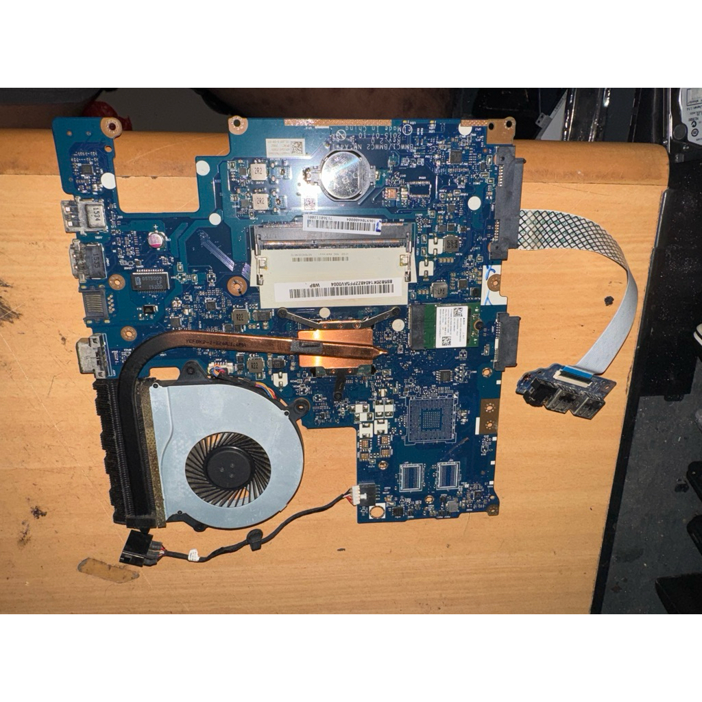 mainbord lenovo ideapad 300-14IBR Intel Celeron N3150 kondisi normal garansi