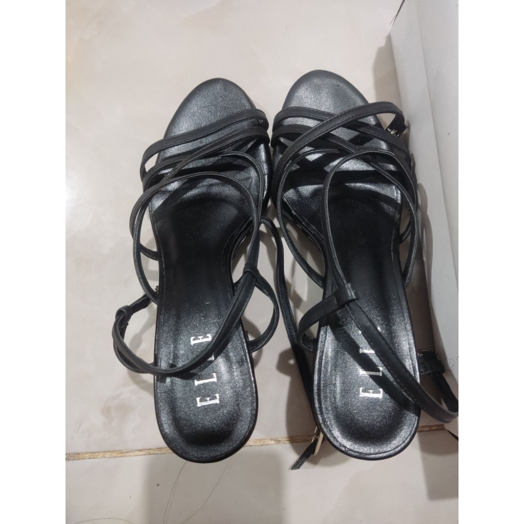 Elle shoes preloved | heels wanita | sepatu heels