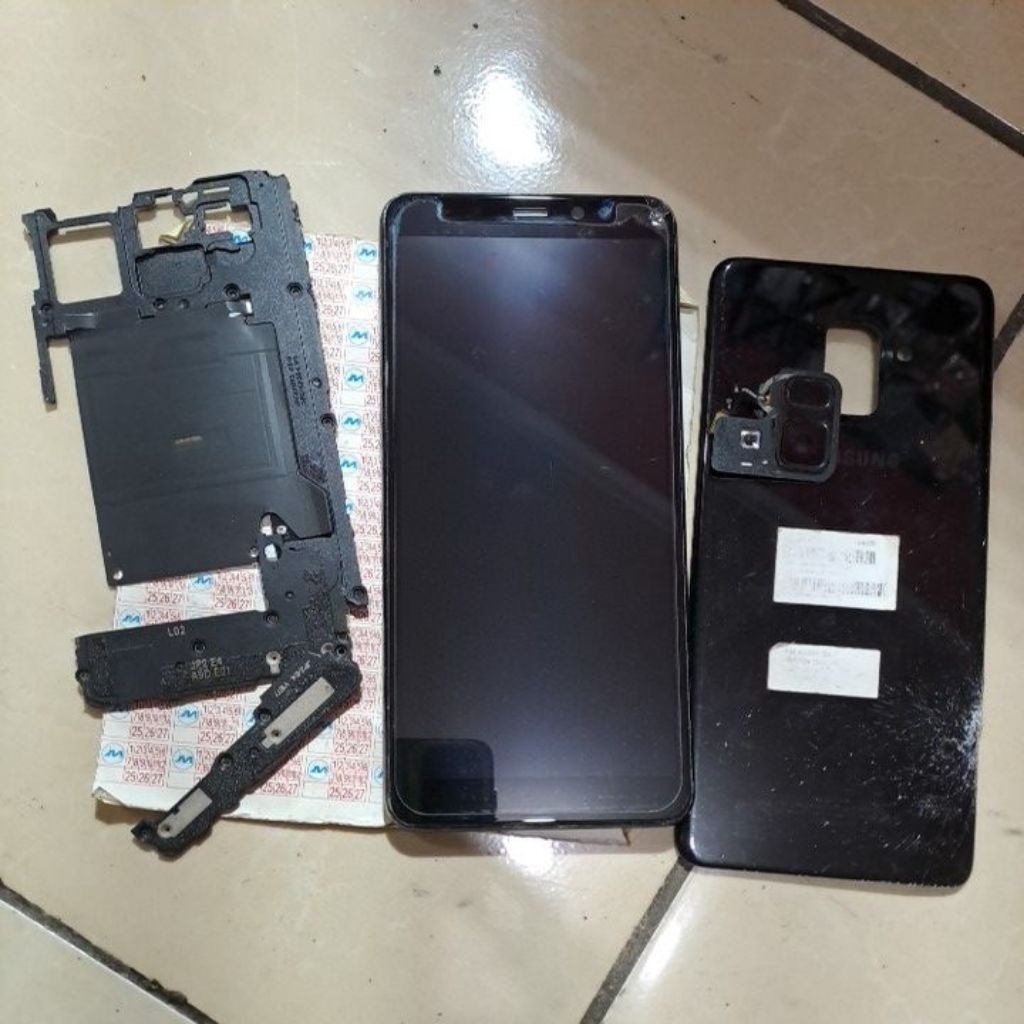 lcd ori bekas samsung a8+.