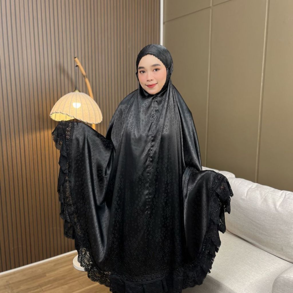 Mukena Dewasa Jersey Embos Hitam Jumbo - Adem, Lembut, Nyaman Dipakai