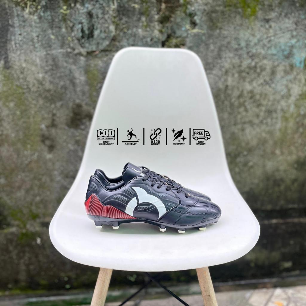 sepatu bola ortuseight black white