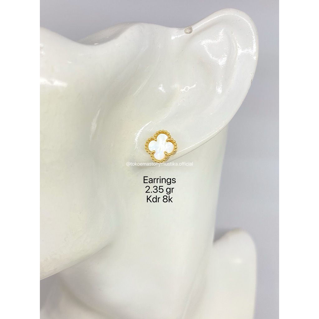 Anting Emas Model Bunga Putih Gold 8K