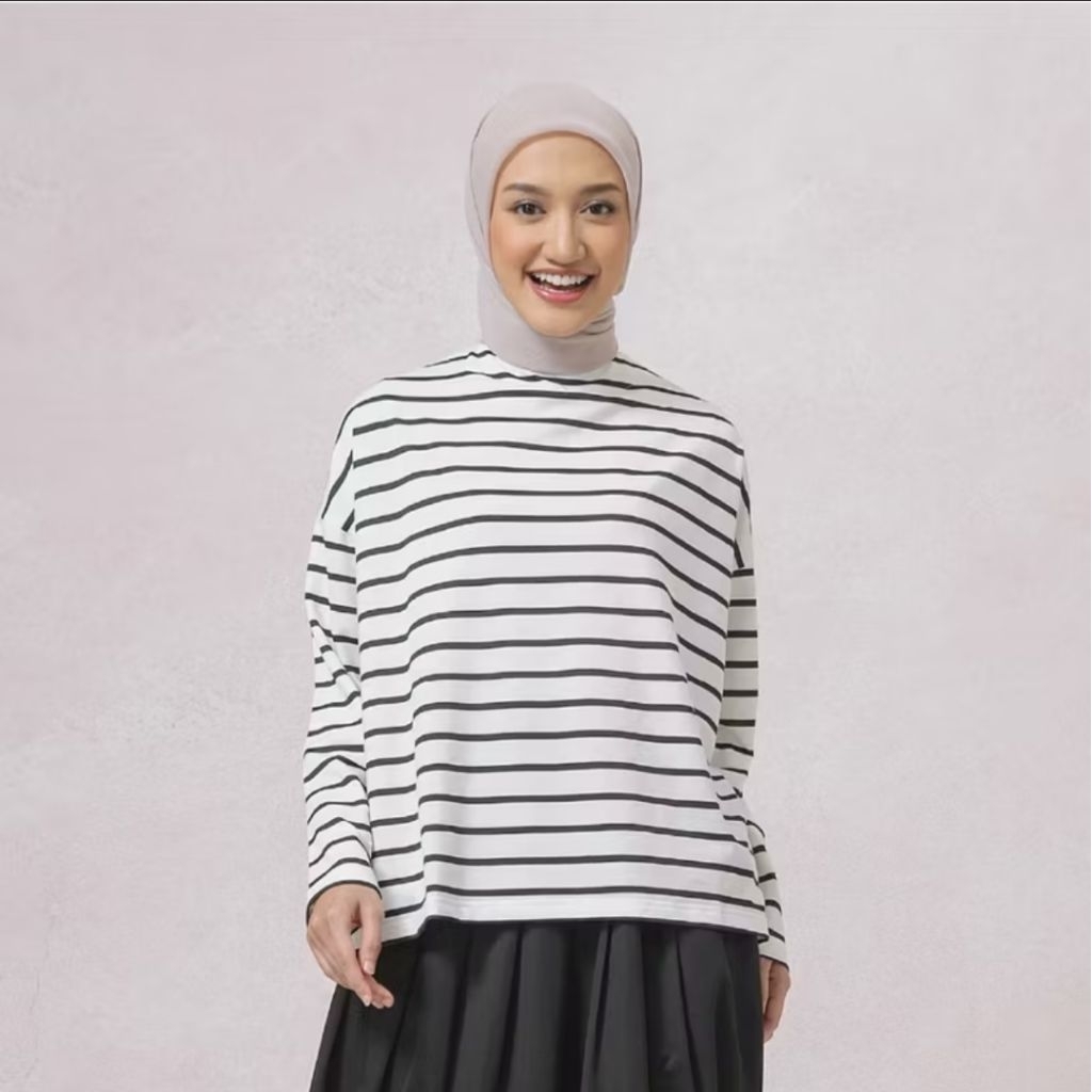 HijabChic Ulyani Stripe Tops - Atasan Muslim