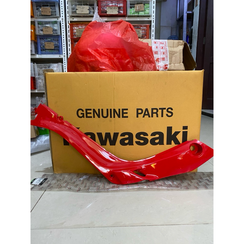 Sayap dalam kiri kawasaki kaze r merah