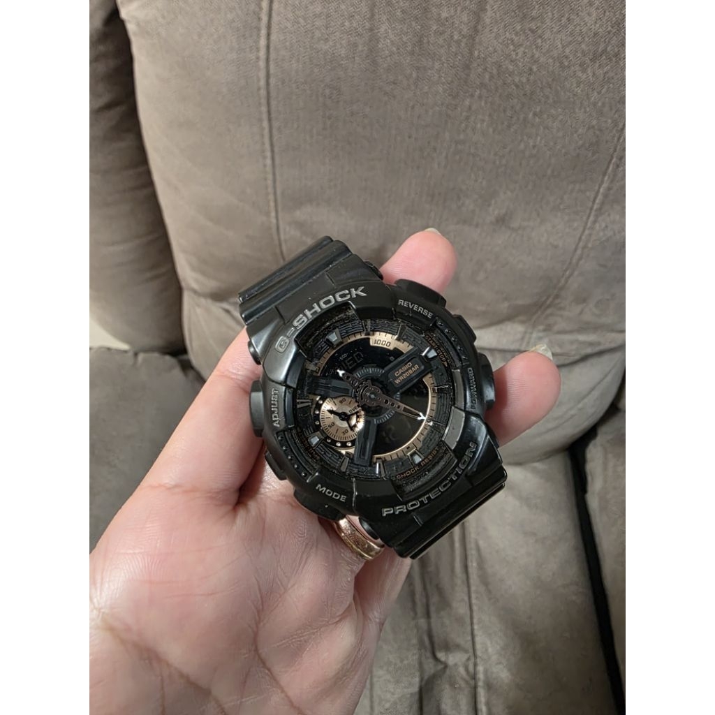 PRELOVED - Jam tangan G-shock (Original) tipe GA-110RG-IADR