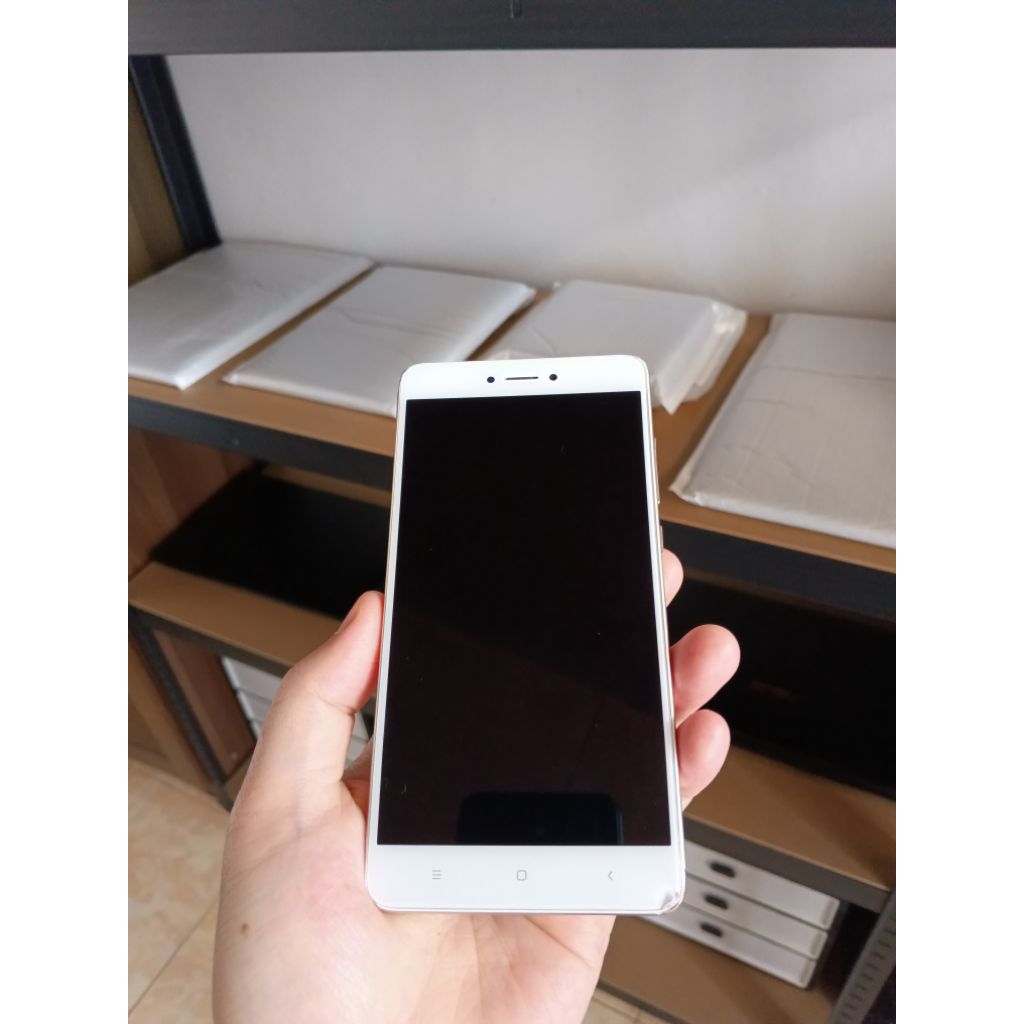 Redmi Note 4 Ram 3/32 Second original, minus cek keadaan.