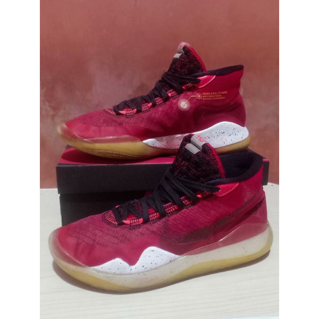 sepatu basket second size 44,5