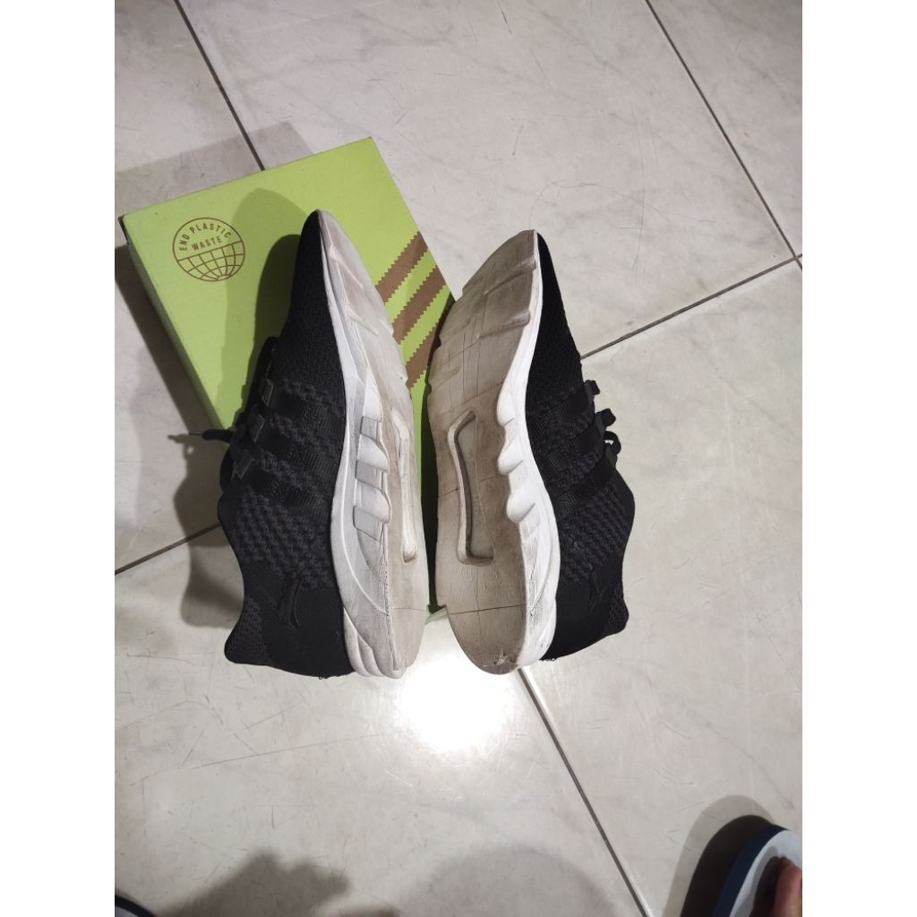 Sepatu hitam Adidas 42 unisex