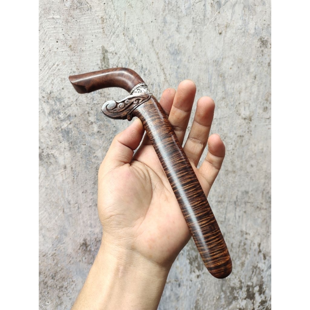 sopenir bugis kayu barik lacak gecong